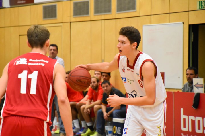 Kay Bruhnke (weißes Trikot, Regnitztal Baskets), Copyright: Brose Bamberg Youngsters