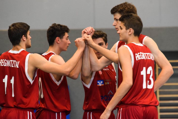 Team der Regnitztal Baskets (v.l.n.r.: Matthias Fichtner, Kay Bruhnke, Jona Hoffmann, Andreas Nicklaus, Henri Drell), Foto: Brose Bamberg Youngsters