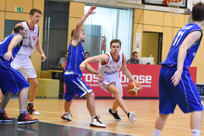 Heinrich Ueberall (weißes Trikot, Regnitztal Baskets), Copyright: Brose Bamberg Youngsters – Lina Ahlf